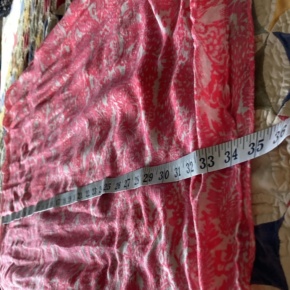 Lilly Pulitzer scarfs. Pink and white design in one scarf. - Picture 3 of 4